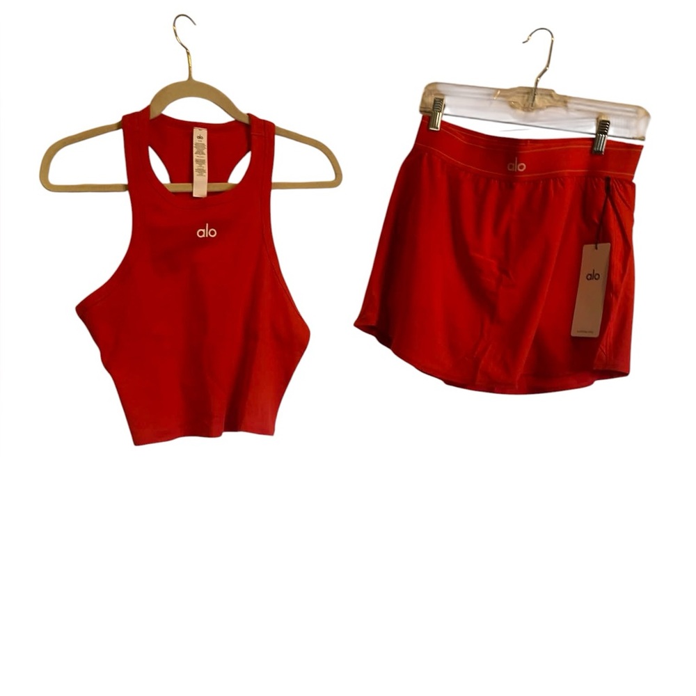 NWT Alo Yoga tank and tennis skirt set BRIGHT RED Size L - Picture 2 of 5